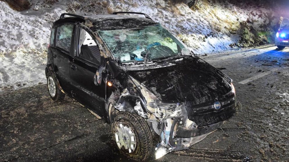 L'auto della 33enne italiana si è ribaltata nell'impatto.