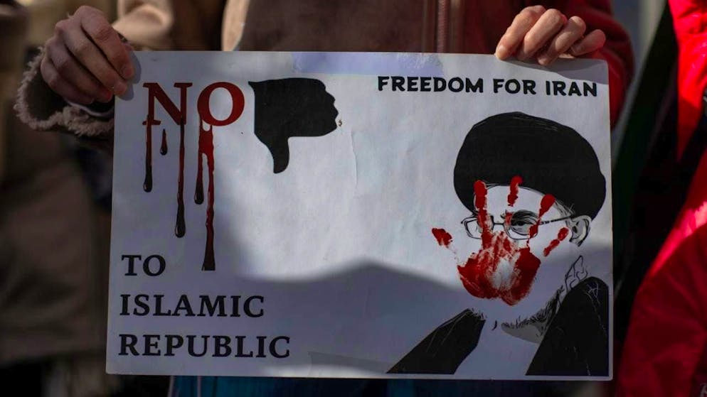 On Callao Square, Iranian residents in Madrid and the association "Women, Life and Freedom" organized a rally to denounce the intensification of the Islamic State's repression against the Iranian population in recent weeks. Photo: David Canales/SOPA Images via ZUMA Press Wire/dpa