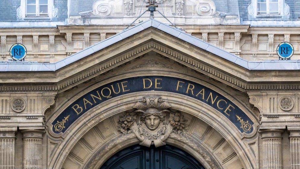 Budget. Le gouverneur de la Banque de France craint un «étouffement» du pays