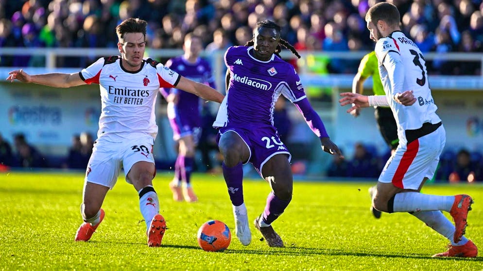 Ardon Jashari in a duel with Fiorentina's Moise Kean
