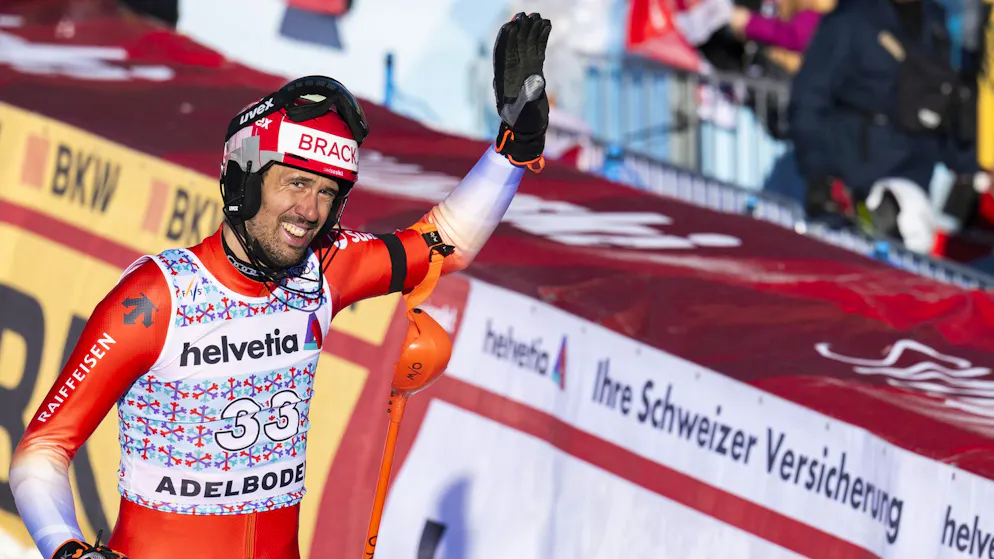 Ramon Zenhäusern lässt sich im Zielraum von Adelboden feiern.