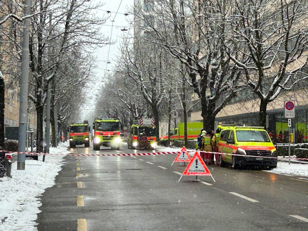 Feuer in der Zürcher Hohlstrasse