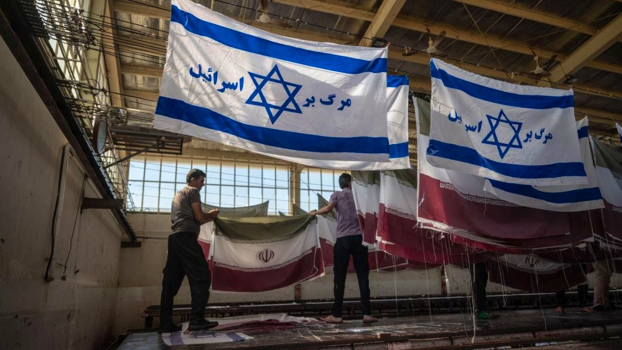 Politics. Iran accuses USA and Israel of influencing protests