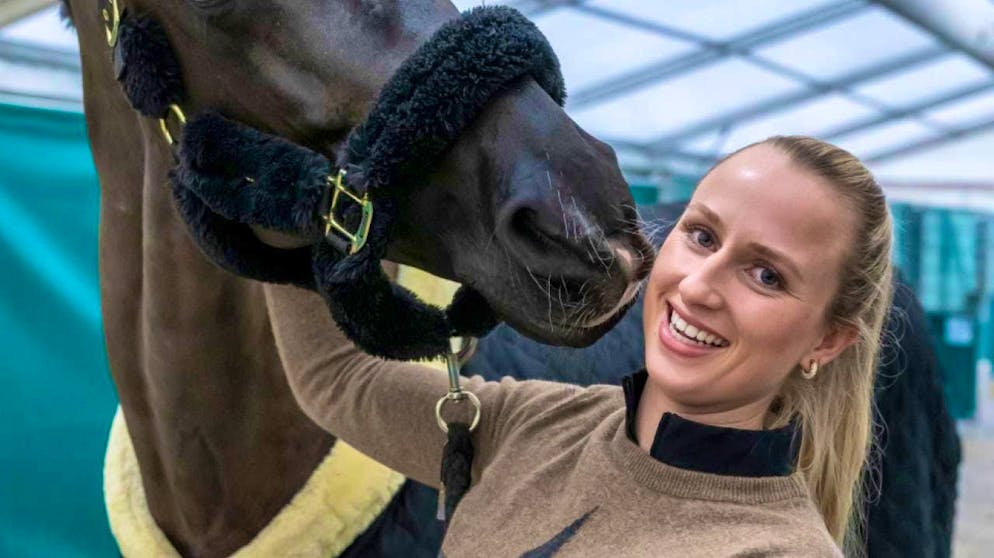 Kiki Rogerson puts dressage in the spotlight at CHI Basel - Gallery. Want to make "Rogerson Equestrian" a brand: Kiki Rogerson with her showpiece horse Bonheur de la Vie