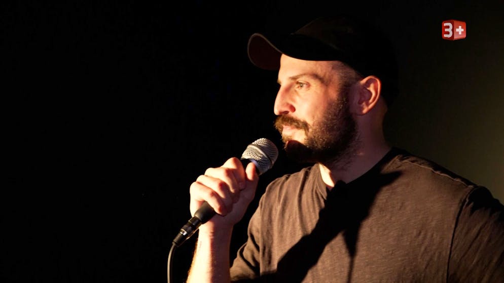 «Adieu Heimat» 2026: Die erste Folge. Der Auftritt gelingt. Aber reicht es auch für den grossen Durchbruch? Das wird sich in «Adieu Heimat» zeigen.