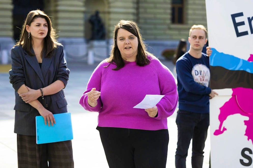 Lea Blattner (center), Co-President of the Young EPP, resigns.
