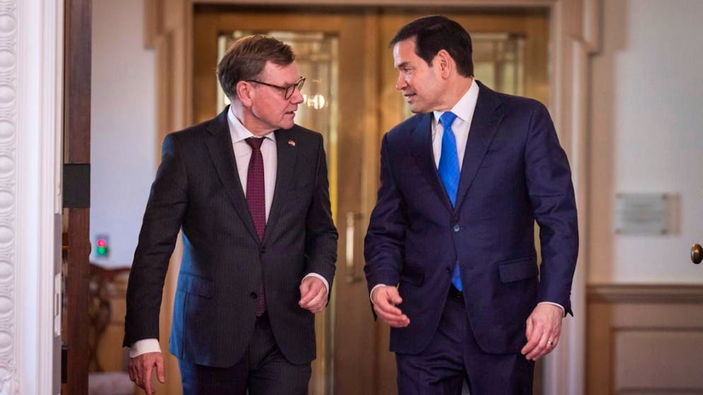 Nach dem Treffen mit US-Aussenminister Marco Rubio (rechts) dringt der deutsche Aussenminister Johann Wadephul (links) auf schärfere EU-Sanktionen gegen den Iran. (Archivbild)