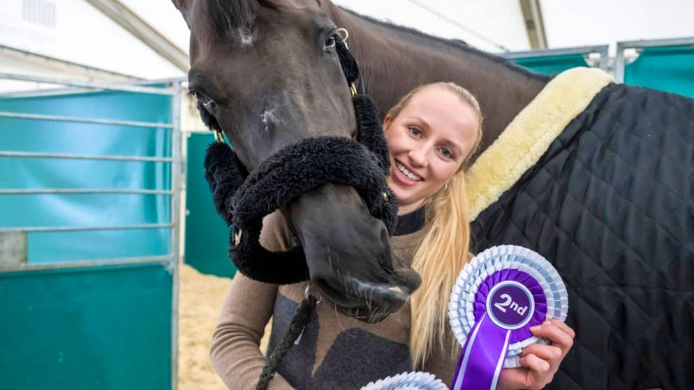 Kiki Rogerson rückt beim CHI Basel den Dressursport ins Rampenlicht - Gallery. Auch Bonheur de la Vie interessiert sich für die Turnierschleifen