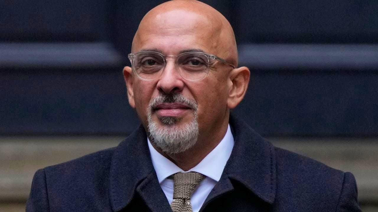 Great Britain. British former finance minister defects to right-wing populists