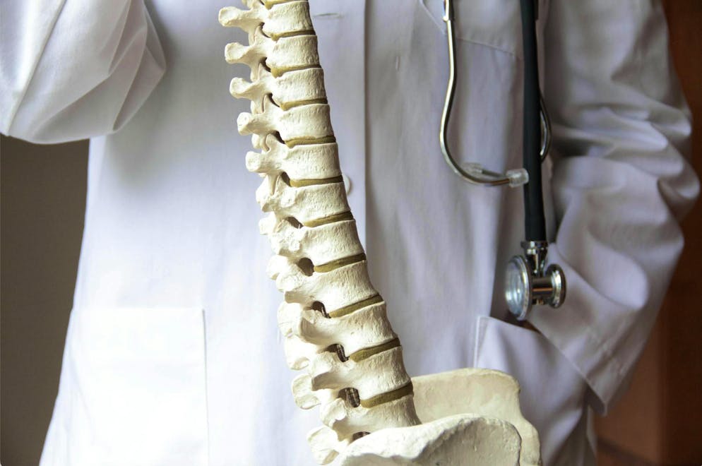 The accused Bernese doctor treated patients with back problems.