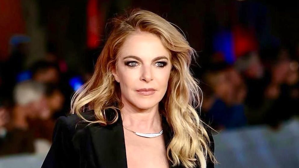 Ospite di «Verissimo». Claudia Gerini e Riccardo Sangiuliano in crisi: «Ci siamo presi una pausa»