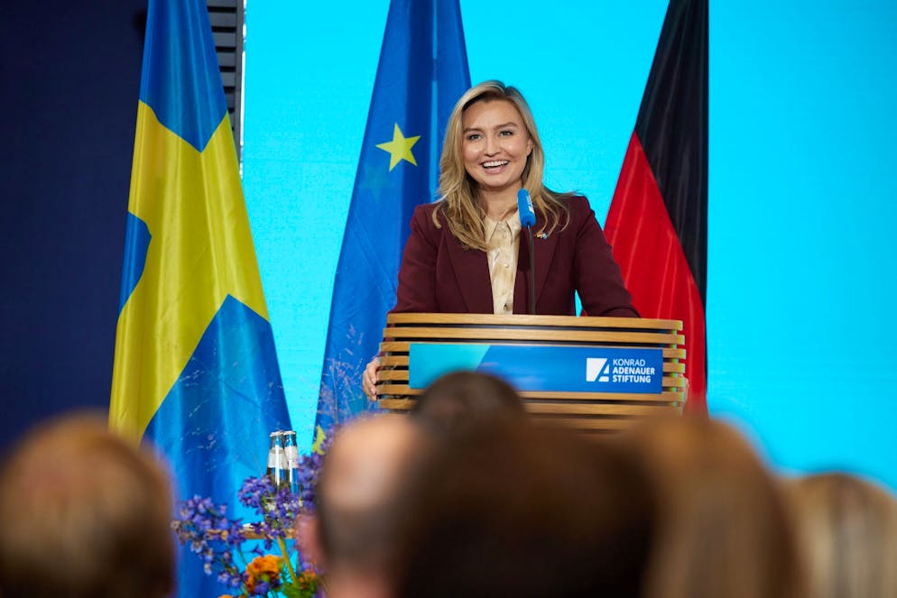 Wie X-Nutzer mit Musks KI Frauen belästigen: «Bikini jetzt» - Gallery. Ebba Busch, stellvertretende Ministerpräsidentin von Schweden, findet für manche X-Nutzer deutliche Worte. 