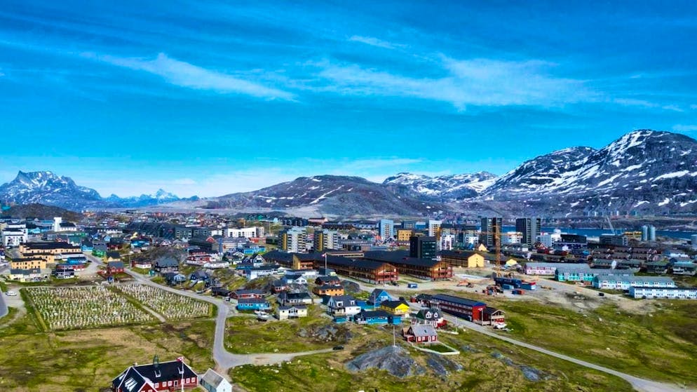 ARCHIVE - A view of houses in Nuuk. Greenland is part of the Kingdom of Denmark and therefore also of NATO. In recent days, US President Trump and his government have repeatedly reaffirmed their intention to take over Greenland. The government in Washington has not ruled out a military operation for this purpose, with Trump justifying this with security interests and a suspected threat from China and Russia in the region. Photo: Kwiyeon Ha/AP/dpa