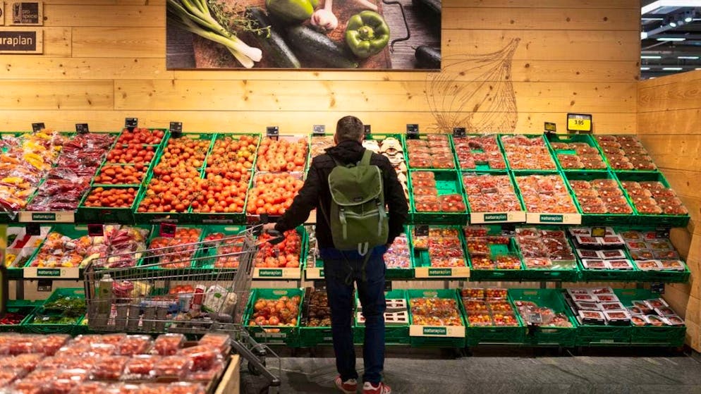 The mood among consumers in Switzerland continued to brighten slightly towards the end of the year. One reason for this is likely to have been the customs deal reached with the USA.(symbolic image)