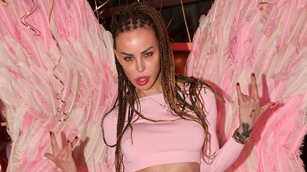 Nella nuova serie. Nina Moric confessa l'aborto di gemelli: «L'ha voluto Fabrizio Corona e io l'ho assecondato»