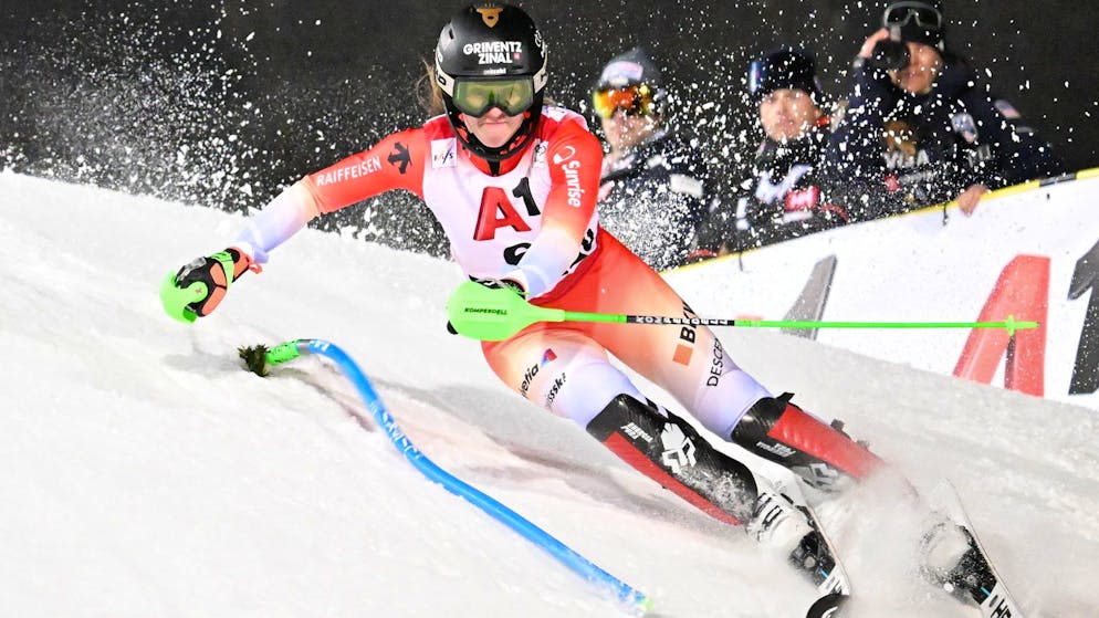 Camille Rast zeigt in Flachau erneut eine starke Leistung.