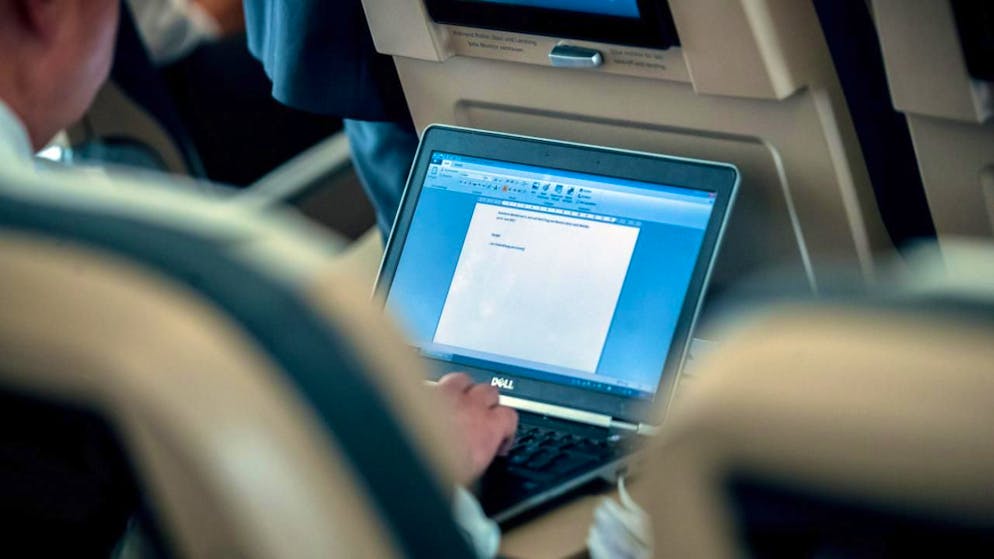 Streaming im Flugzeug. Swiss und Edelweiss rüsten Flotten mit Starlink-Internet aus