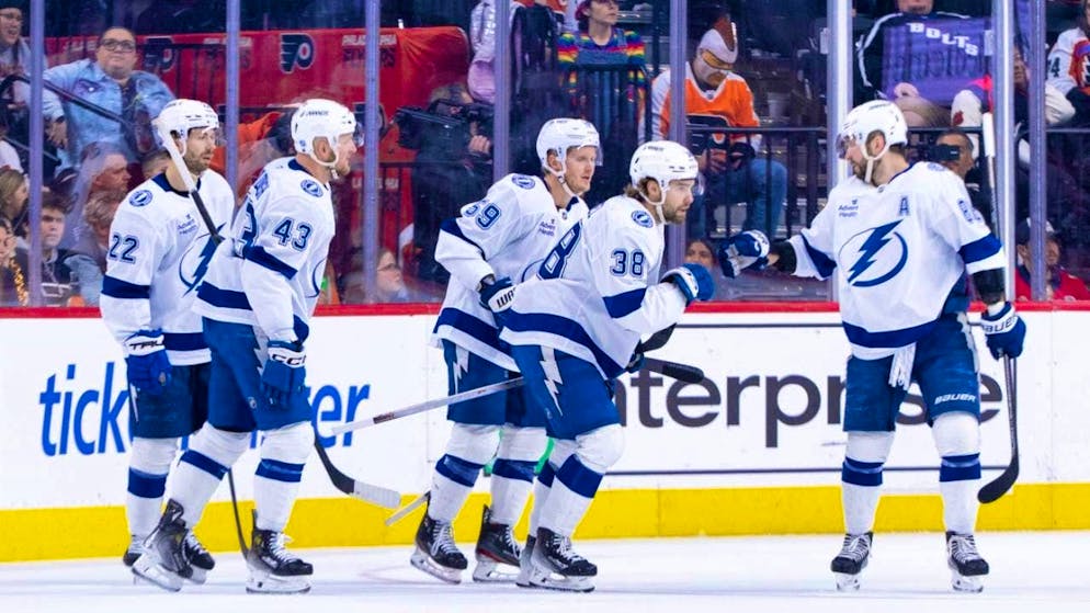 The Tampa Bay Lightning players celebrate their tenth win in a row