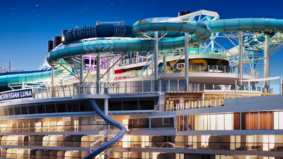 Die grosse Attraktionen auf der «NCL Luna» ist der Slidecoaster, eine Kombination aus Achterbahn und Wasserrutsche über drei Decks.