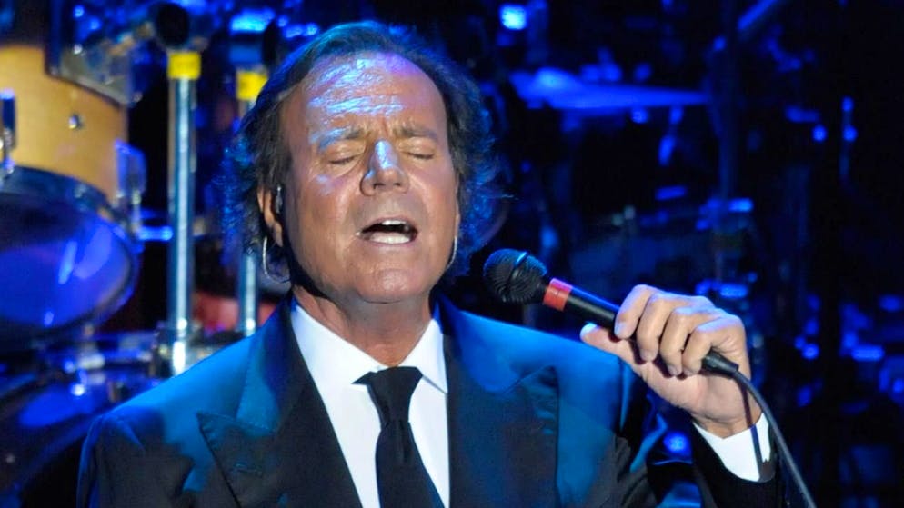 Spagna. La Procura indaga sulle aggressioni sessuali attribuite a Julio Iglesias