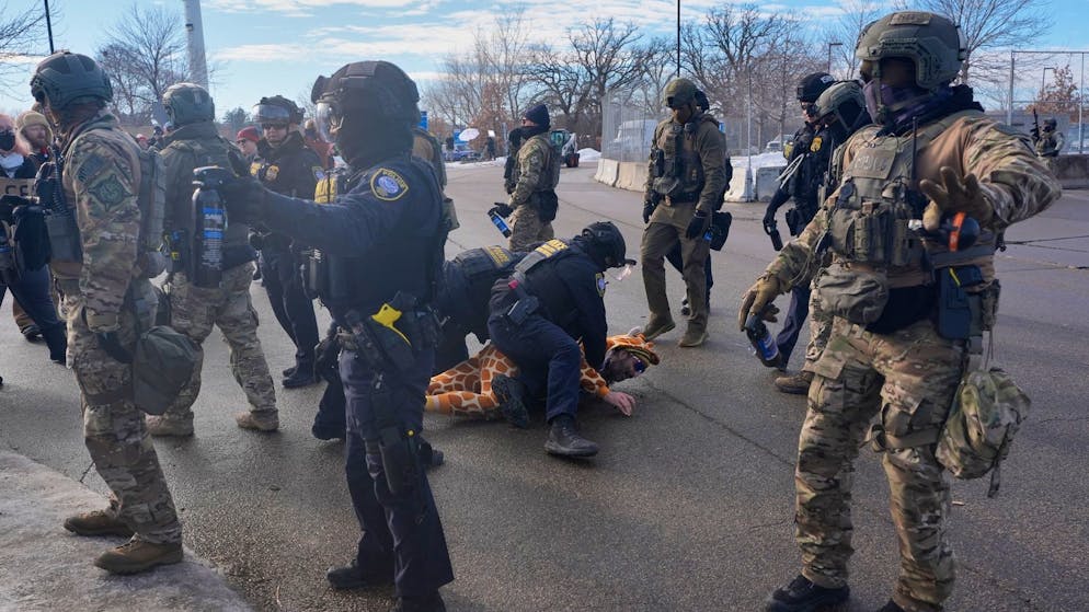 USA unter Donald Trump. Kubaner in ICE-Haft gestorben: Gerichtsmedizin geht von Mord aus +++ Trump droht Gegnern seiner Grönland-Pläne mit Zöllen