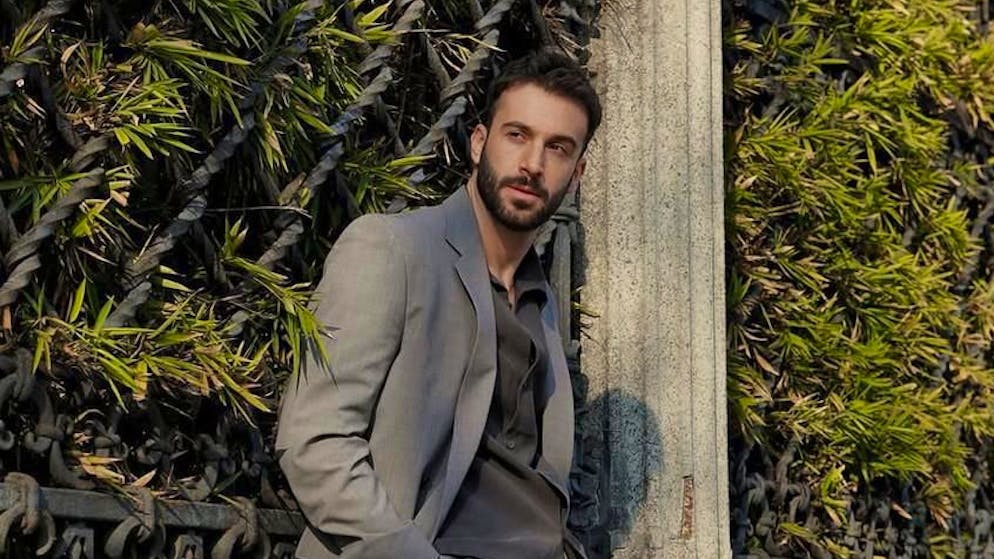 La replica agli haters. Andreas Müller ironizza: «Sono gay e ho sposato Veronica per copertura»