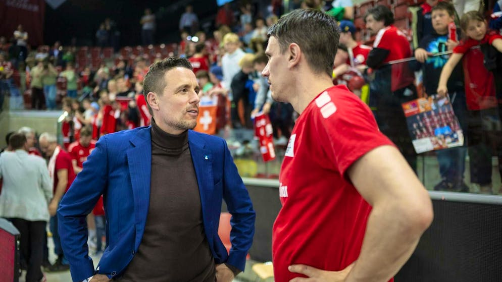 SHV President Pascal Jenny (left) in conversation with Andy Schmid.