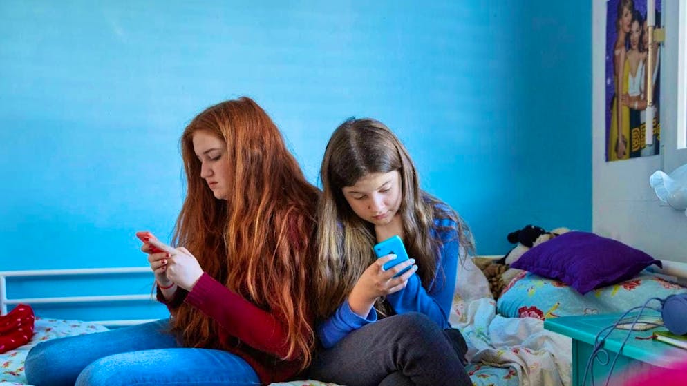 According to the Marktagent survey, the average minimum age for using social networks is 15. (archive image)