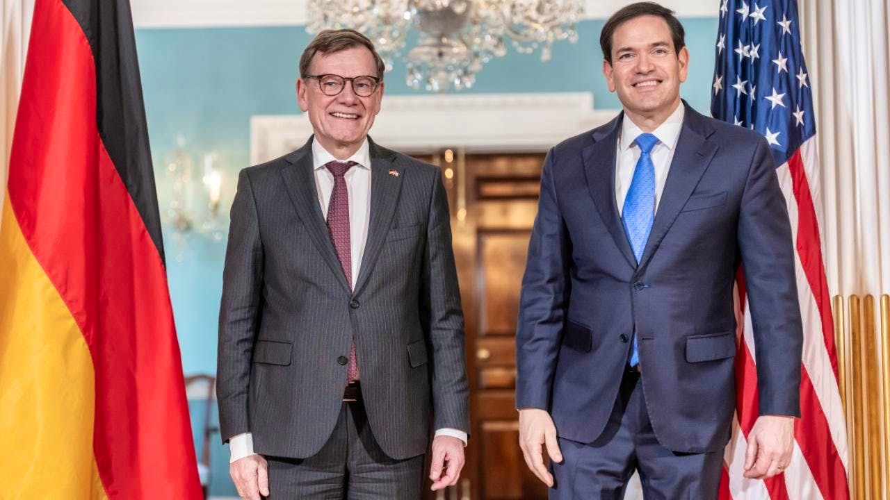 Denmark. Germany and Nato promote solution to Greenland conflict