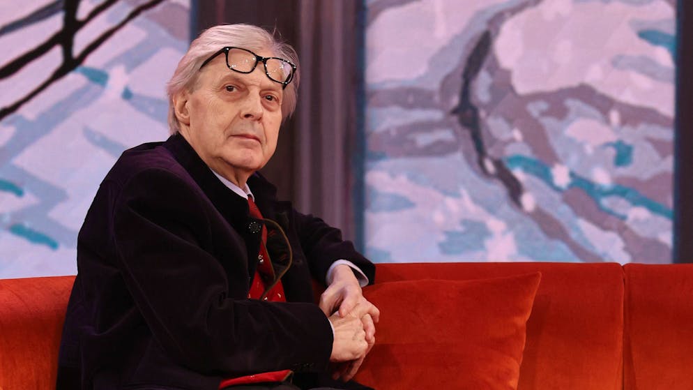 Ombre cliniche. La figlia di Vittorio Sgarbi rompe il silenzio: «È fragile e nessuno ci dice la verità»