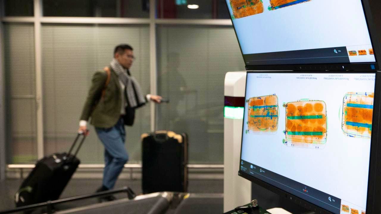 Air travel. Swiss and Edelweiss now only allow two powerbanks per person