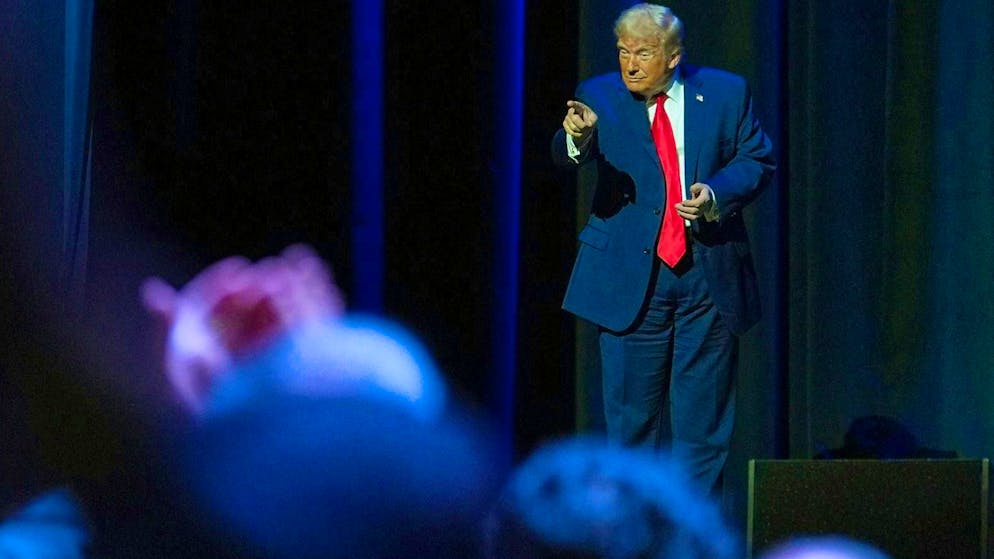 Donald Trump speaks to the Detroit Economic Club on January 13