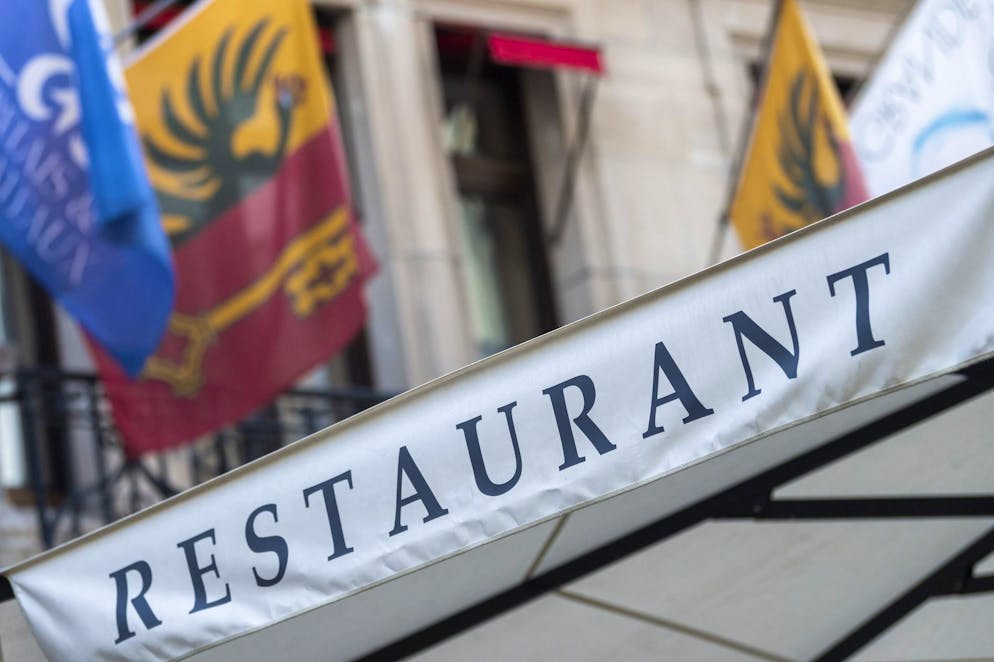 Comme annoncé, le Conseil d'Etat a envoyé une circulaire aux quelque 4000 propriétaires et exploitants des 2800 établissements publics genevois pour les inviter à vérifier leurs locaux et leurs pratiques.