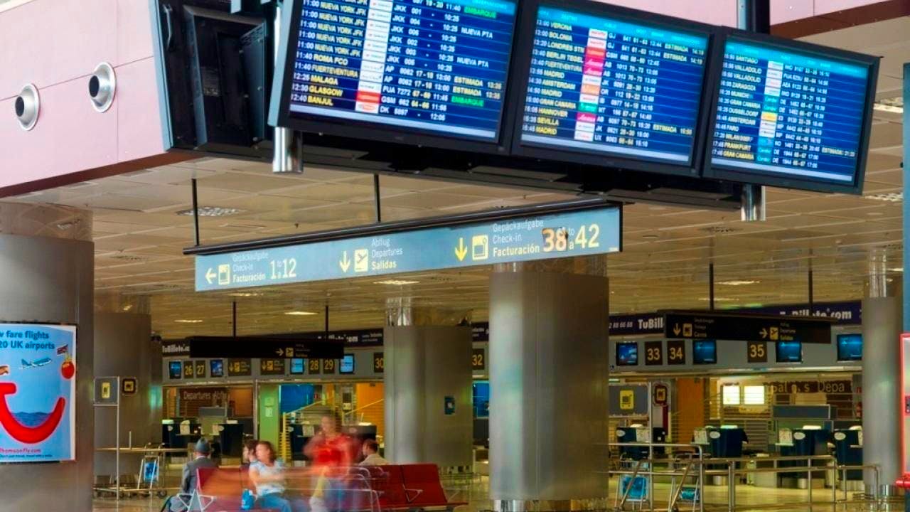 Spanien. Teneriffa: Tourist will mit toter Frau ins Flugzeug