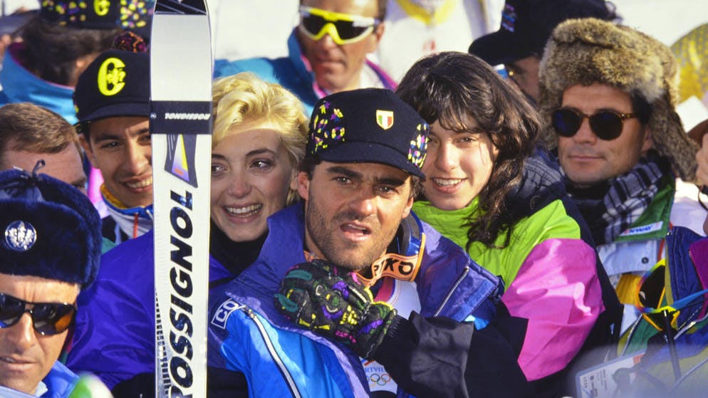 Olympische Spiele 1992: Tomba jubelt im Ziel mit seinen Fans. 