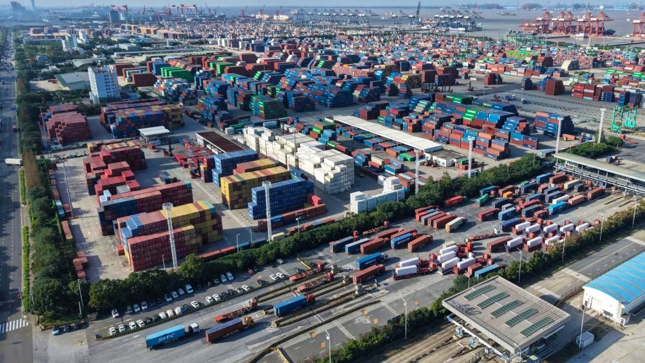 National economy. China's foreign trade reaches record surplus in 2025