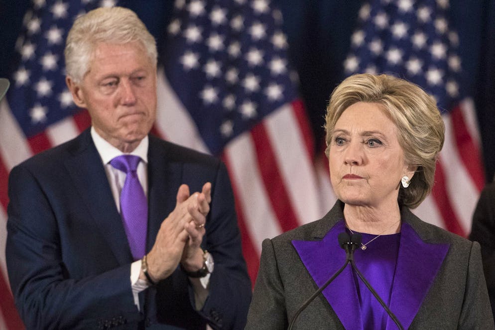 Dans une lettre publiée mardi, Bill et Hillary Clinton avaient annoncé leur refus de se présenter aux auditions et affirmé que les assignations à comparaître qui leur avaient été adressées étaient «légalement non valables».