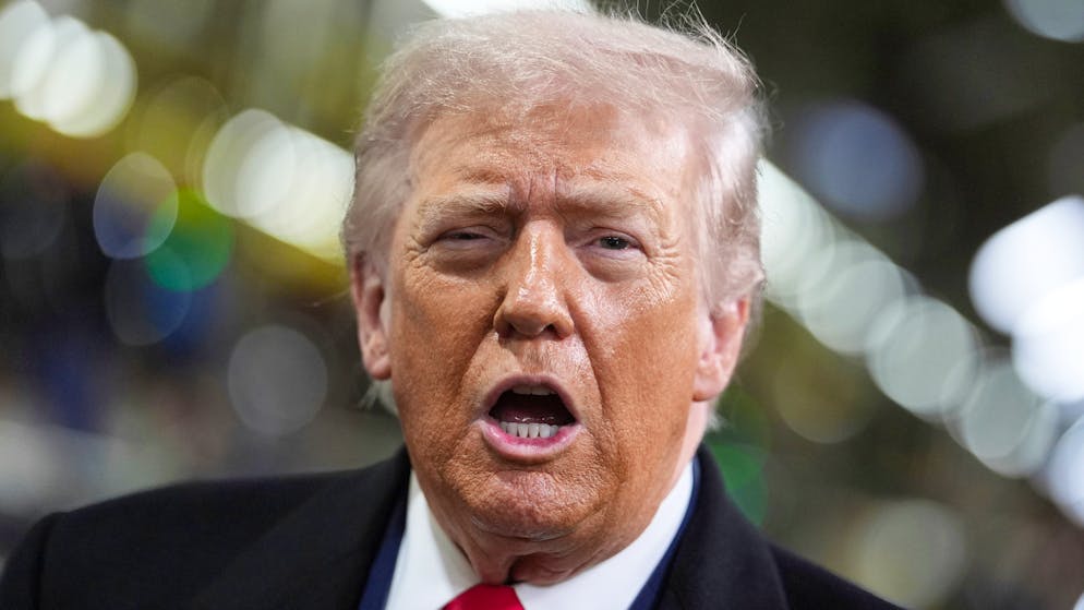 Doigt d’honneur. «Un cinglé était en train de hurler» - Interpellé, Donald Trump dérape !