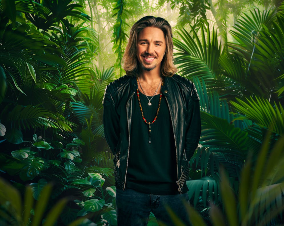 Dschungelcamp 2026: Diese 12 Promis ziehen ans Lagerfeuer. Sänger Gil Ofarim (43) wurde 2021 bekannt, als er einem Leipziger Hotel antisemitisches Verhalten vorwarf, später jedoch vor Gericht einräumte, dass diese Anschuldigung nicht der Wahrheit entsprach. «Ich habe mein Leben umgekrempelt und an mir gearbeitet», sagt er zu RTL.