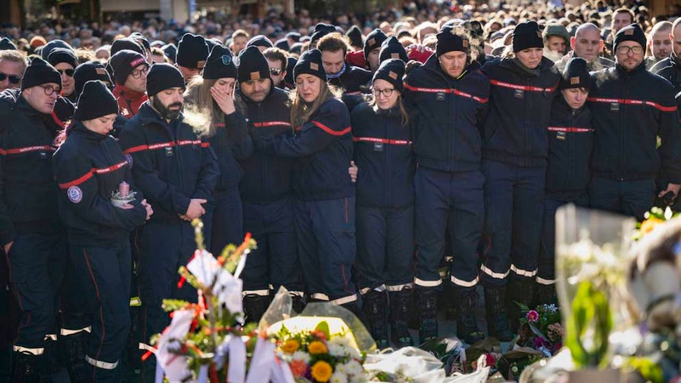 Dopo la tragedia di Crans-Montana. Il presidente dei pompieri svizzeri: «Il sistema di milizia funziona»