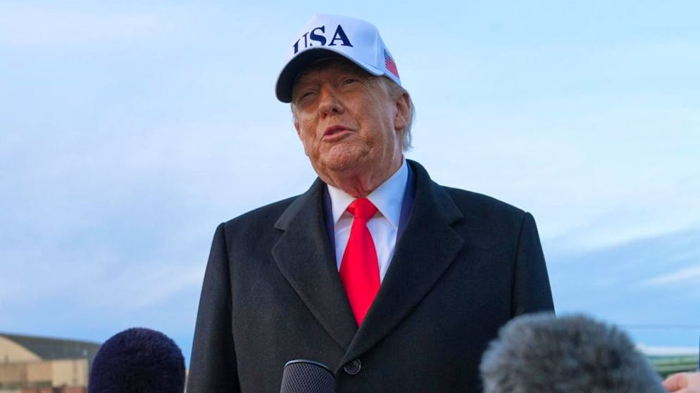 Per il presidente americano Donald Trump l'Iran "farebbe meglio a comportarsi bene".