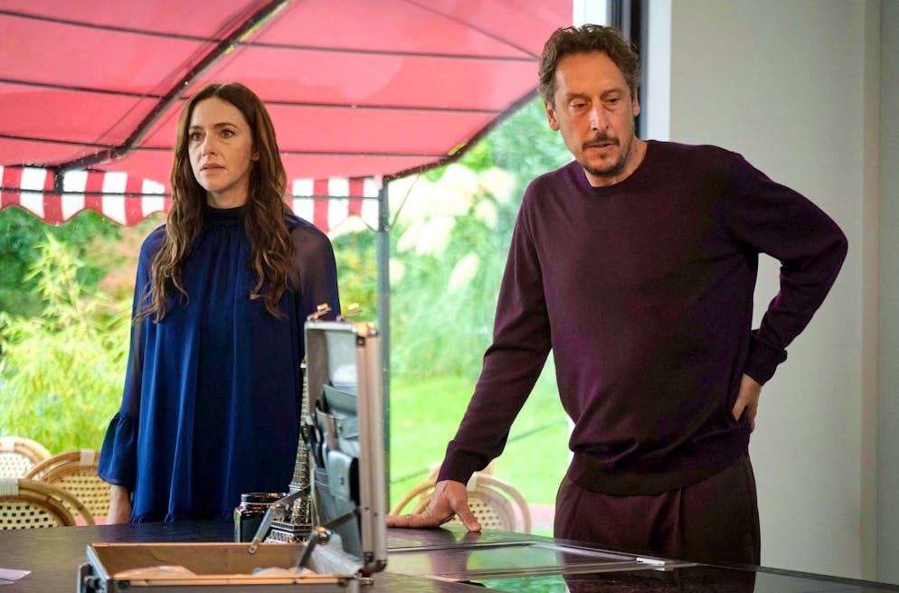 «Tatort» im Check: Was ist der Unterschied zwischen It-Girls und Influencern?. Pony (Kim Riedle) und Stephan Hübner (Hans Löw) sind im Unklaren darüber, ob ihr Sohn noch am Leben ist.