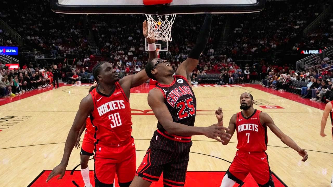 Basketball. Kurzeinsatz von Capela bei Sieg der Rockets