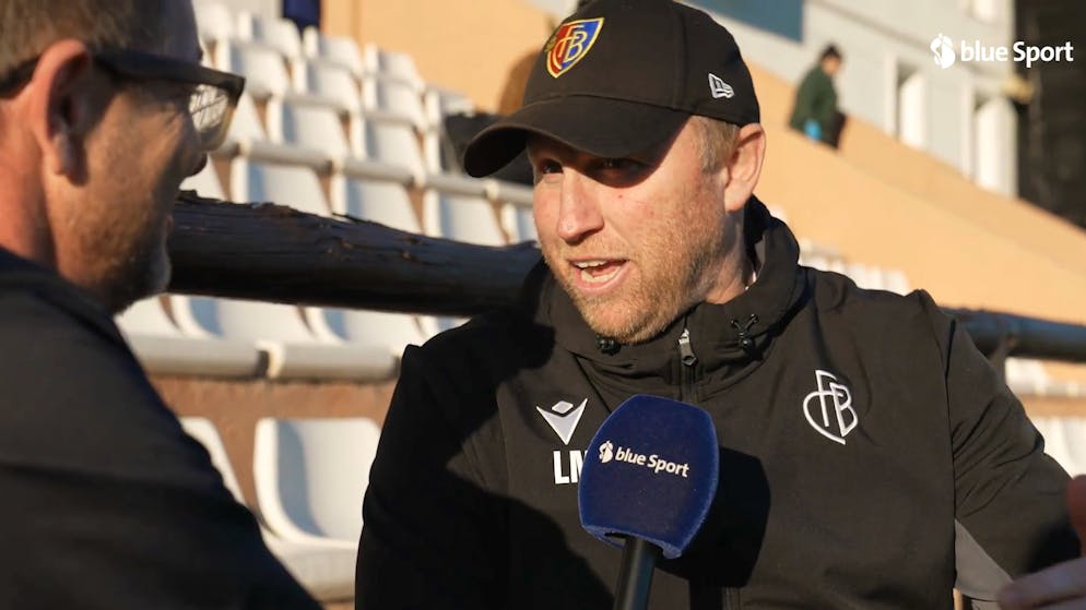 Bussen für Übergewicht und Weihnachtsspeck. FCB-Trainer Magnin: «Ich habe Angst, auf die Waage zu stehen»