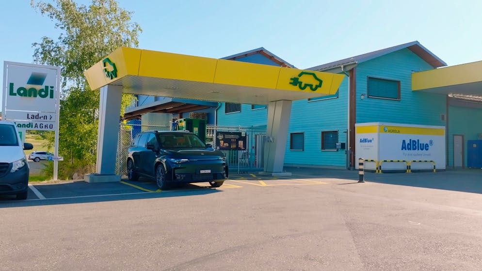 Der Leapmotor C10 kann auch an der Schnellladestation geladen werden.