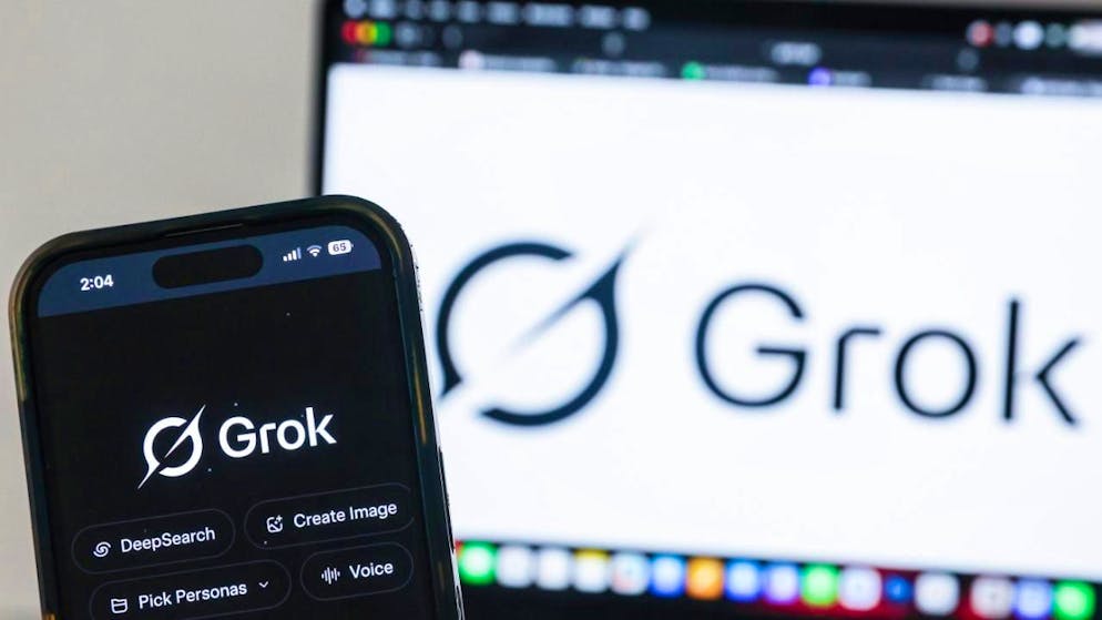 «Comportement inattendu». X annonce des mesures pour empêcher l'IA Grok de «déshabiller»