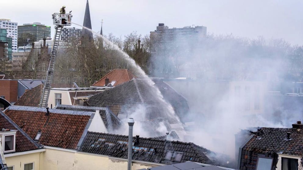 Une "énorme explosion" a retenti jeudi dans le centre d'Utrecht (NL), déclenchant un important incendie et faisant au moins un blessé.