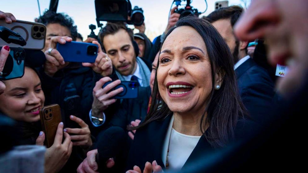 «Geste magnifique». Maria Machado offre la médaille de son prix Nobel à Trump