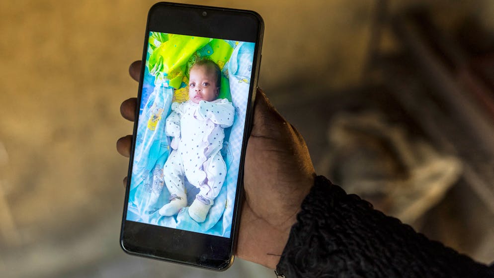 Cela fait neuf mois que Mariam Soumah, une Guinéenne de 23 ans, dit ne pas avoir vu sa petite Sabina.