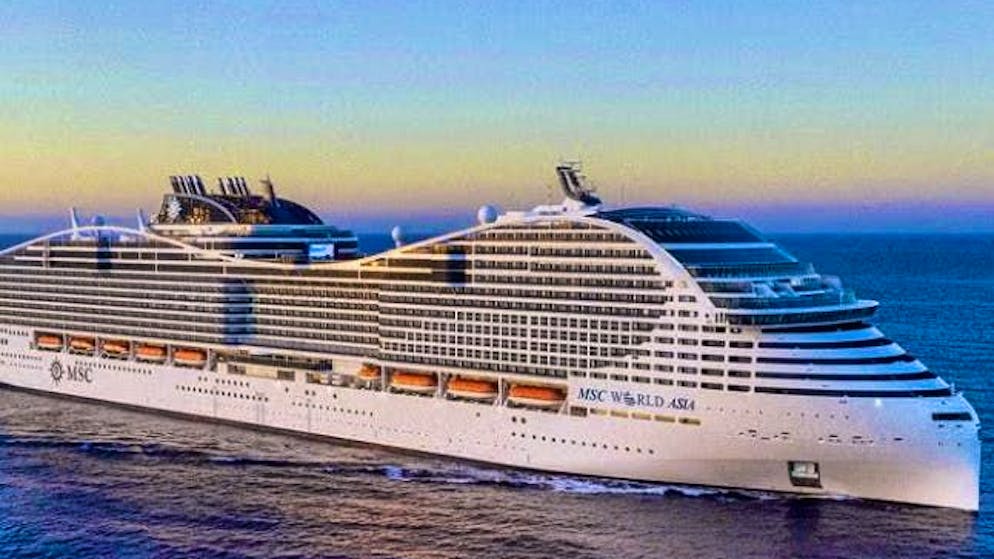 Guests on the "MSC World Asia" can expect a spectacular aqua park with slides, swings and other attractions.